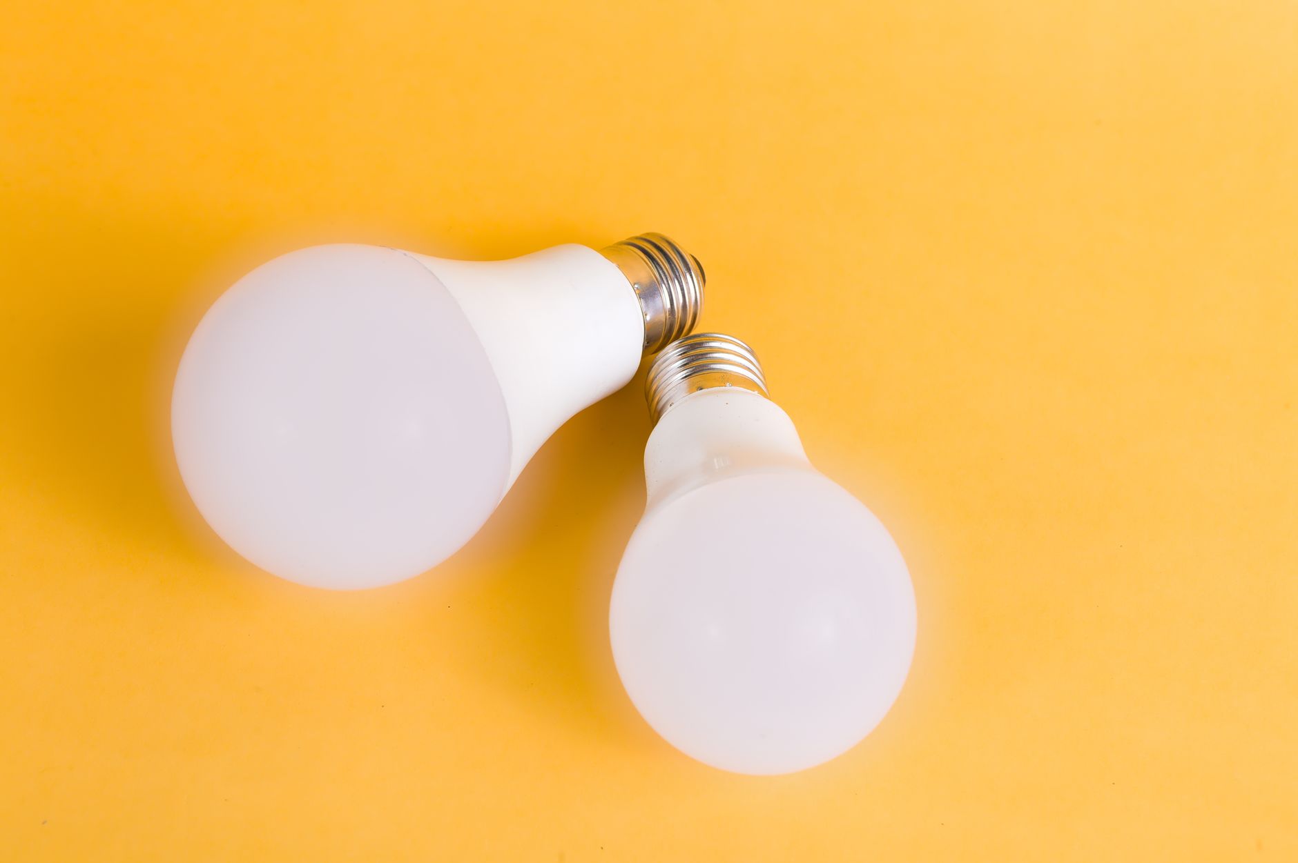 LED žiarovka E27 9W, sada 3 ks